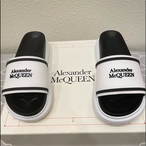 Alexander McQueen White Oversized Hybrid Signature Sliders (7.5)